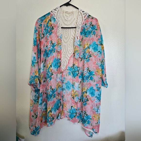 Liberty Love Tops - Liberty Love Floral Kimono with Lace Trim Size XL
